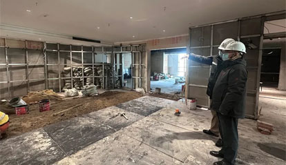 公司领导重视施工安全，办公室装修工程高质量快速推进